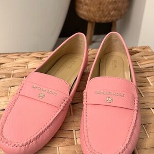 NWT Michael Kors Blush Pink Leather Loafers